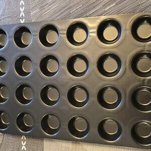 Pampered Chief Mini Muffin/Cupcake Pan--New/Like New